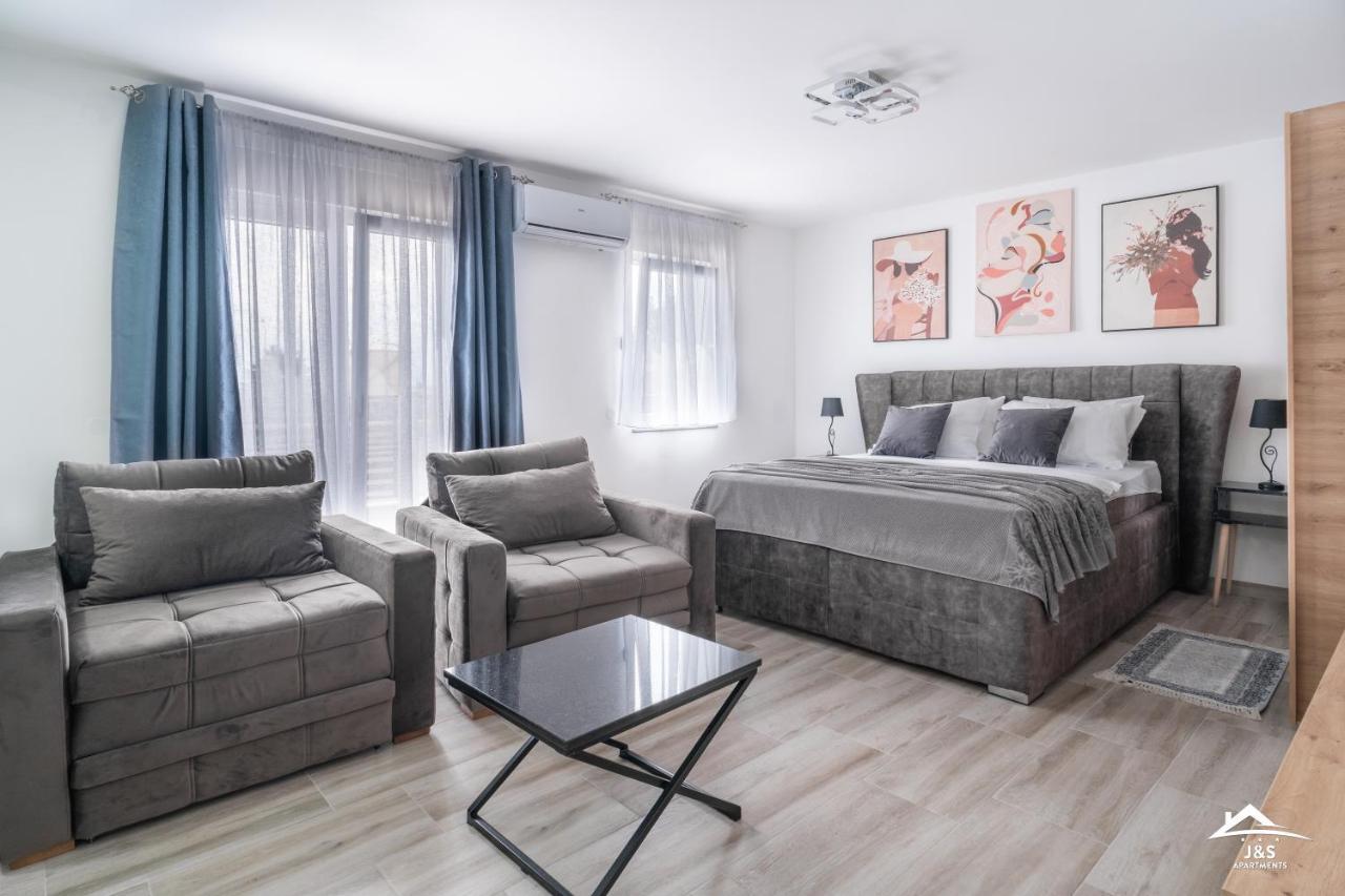 J&S Apartments Nisz Zewnętrze zdjęcie