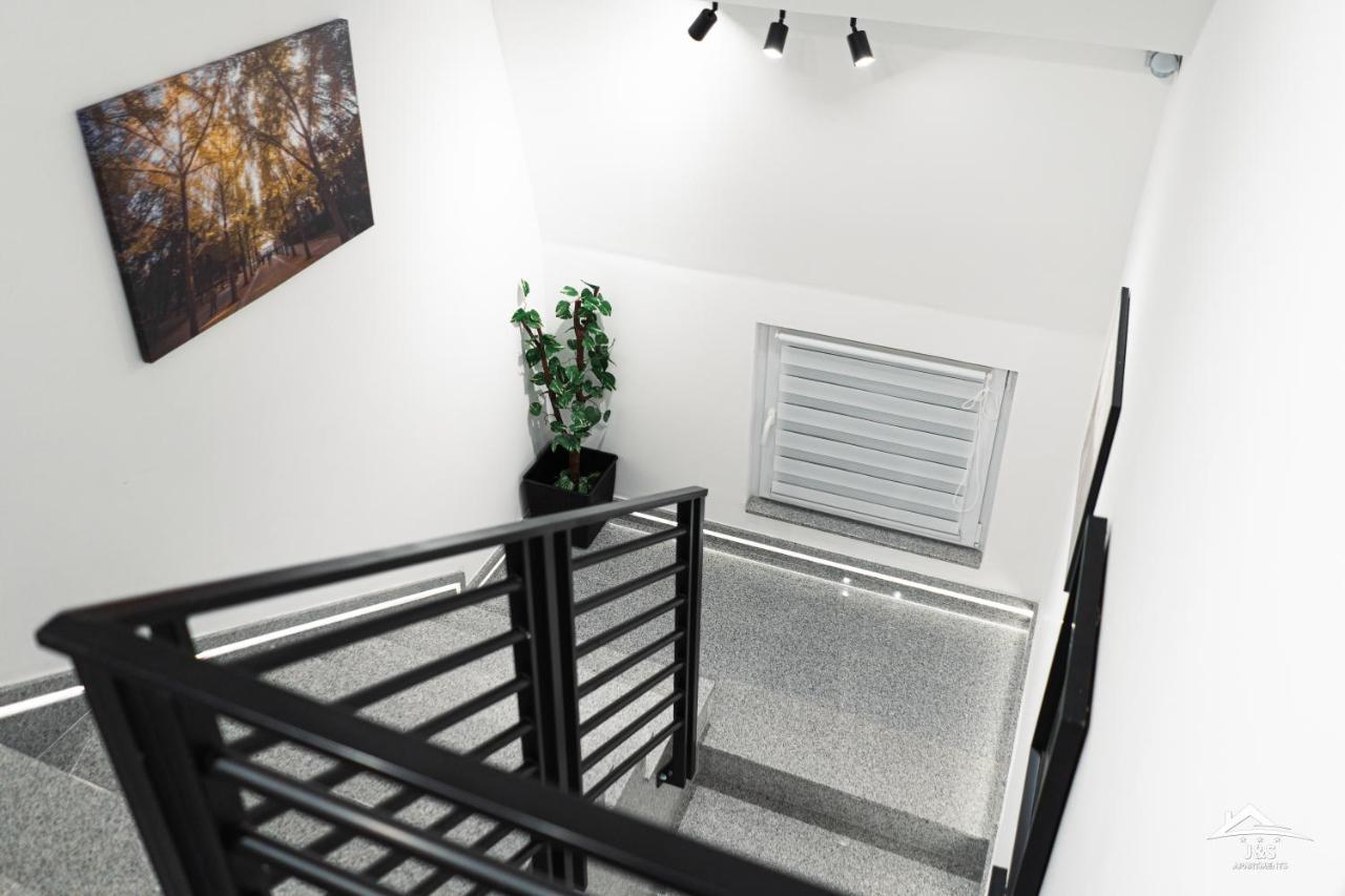 J&S Apartments Nisz Zewnętrze zdjęcie
