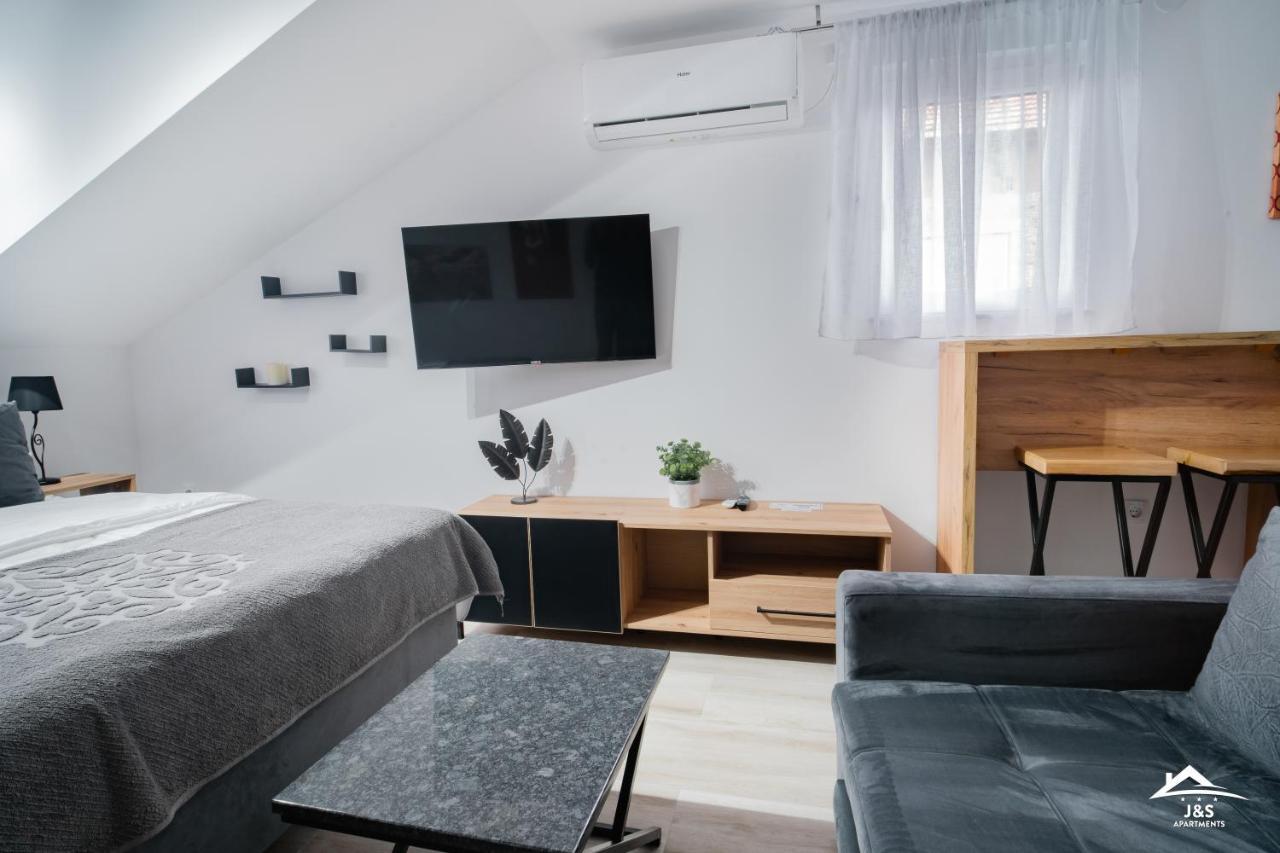 J&S Apartments Nisz Zewnętrze zdjęcie