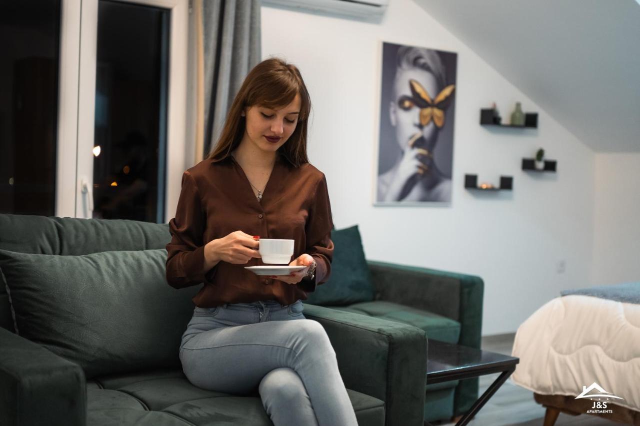 J&S Apartments Nisz Zewnętrze zdjęcie