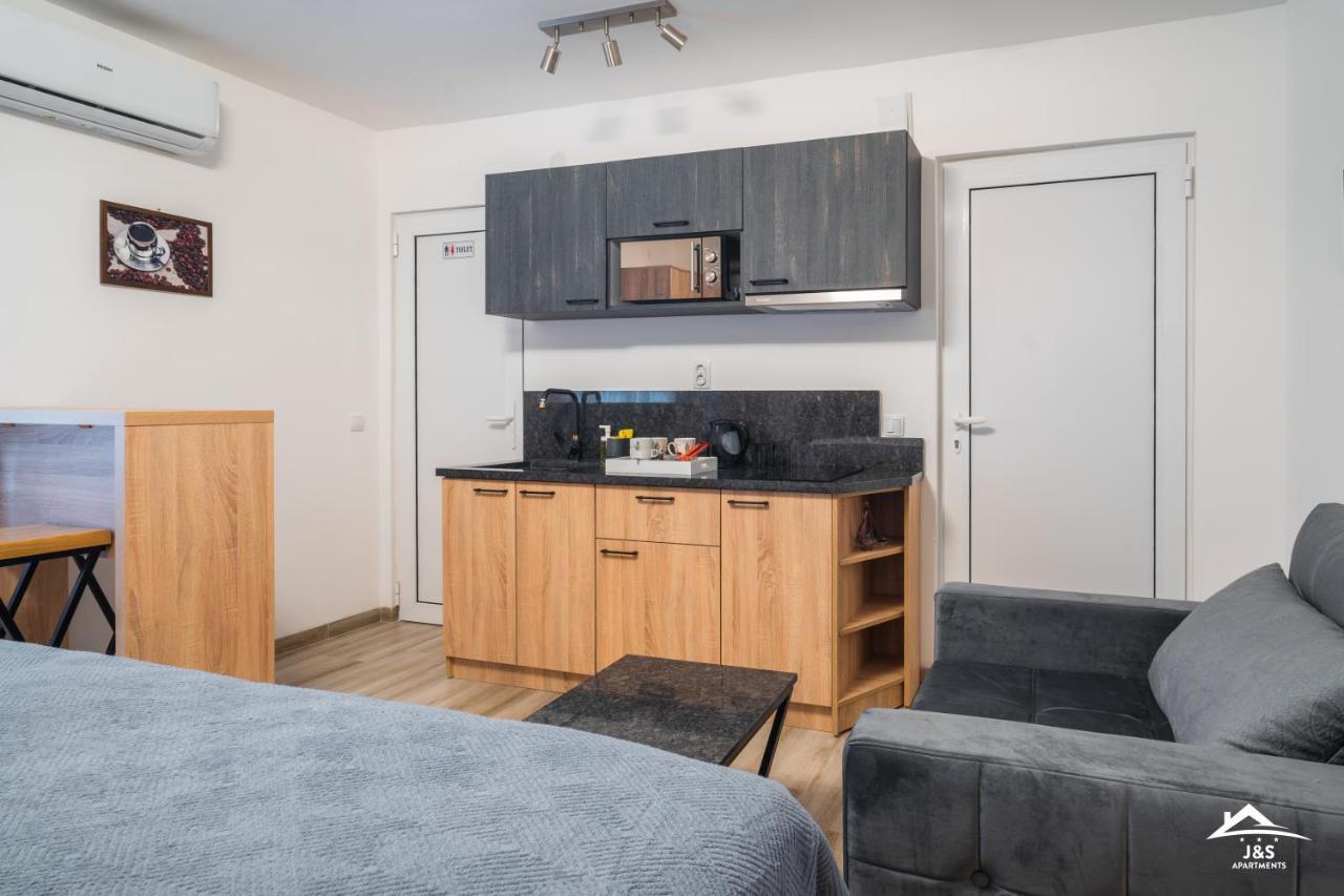 J&S Apartments Nisz Zewnętrze zdjęcie