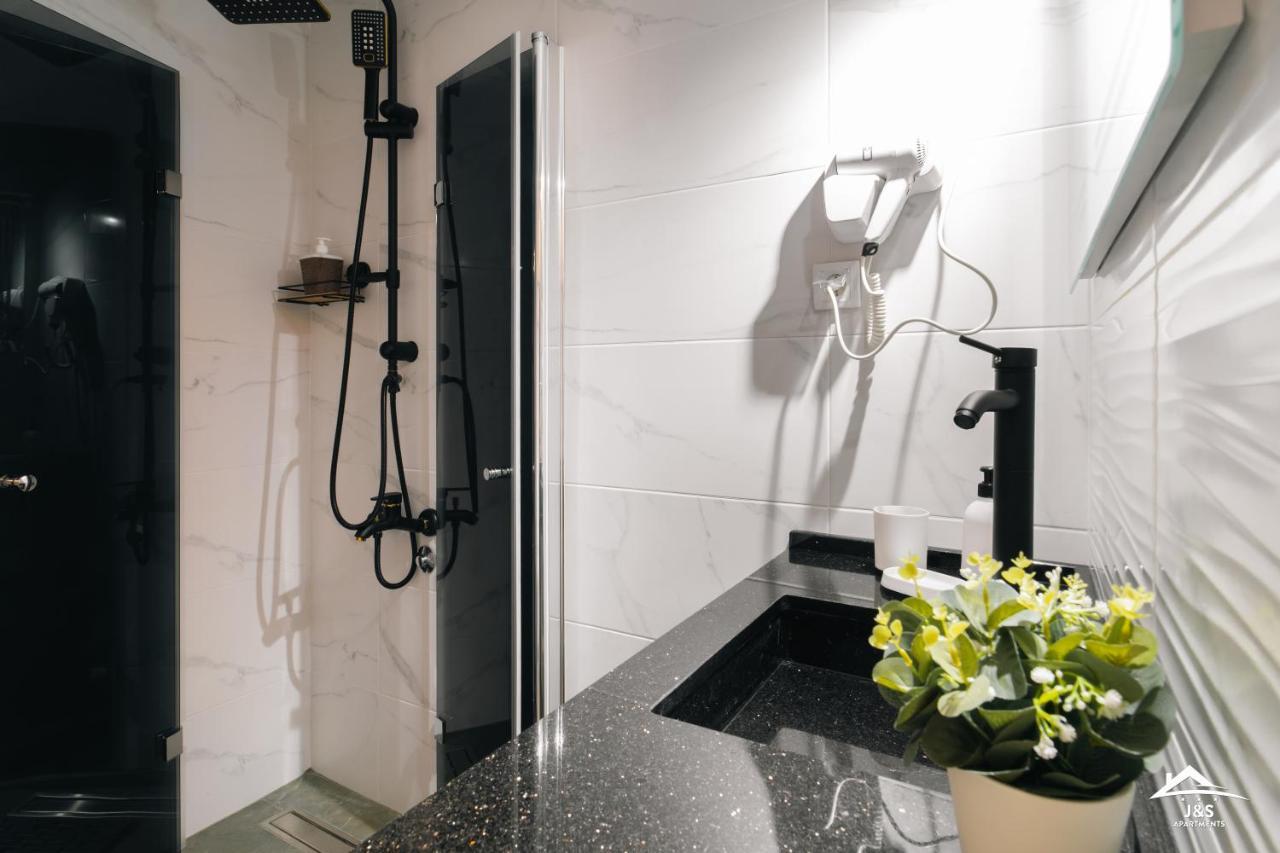 J&S Apartments Nisz Zewnętrze zdjęcie