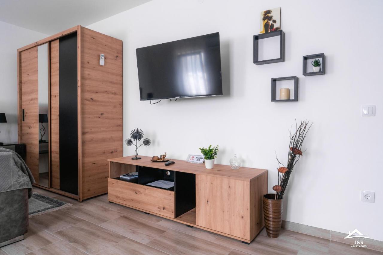 J&S Apartments Nisz Zewnętrze zdjęcie
